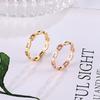 Anillo de Acero Titanio Oro Rosa 14K Hueco Cuadrado Minimalista Anillo Geométrico para Dedo Índice Mujer Venta al por Mayor Geométrico Hueco