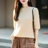 Camisa base feminina nova de malha de lã escovada, gola semi-alta, bainha enrolada sem costura, manga curta, seda-caxemira