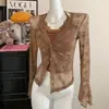 Pure Desire Chica Picante Diseño Cuello en V Falso Dos Piezas Encaje Retorcido Patchwork Camisa Protección Solar Moda Femenina Manga de Campana Manga Larga Top
