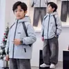 Jaqueta Infantil Dupla Face 2026 Outono/Inverno Nova Jaqueta com Zíper e Forro de Fleece para Crianças Maiores Moletom com Capuz Cartoon à Prova de Vento