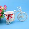 Fabricante Original Venta al por Mayor Triciclo Cesta de Flores Muñeco Confundido Accesorios Decorativos Bicicleta con Lazo Cesta de Flores