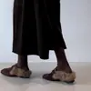 Zapatos peludos retro de punta cuadrada y tacón grueso, nuevo estilo otoño e invierno 2026, de nicho y elegantes, mules simples sin cordones de punta cerrada para mujer
