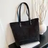 Bolso de Pana Transfronterizo para Mujer, Gran Capacidad, Nuevo Versátil Bolso de Hombro Otoño e Invierno 2026, Bolso Tote Casual para Estudiante