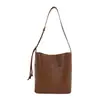 Bolso tipo cubo retro de gran venta, nuevo estilo 2026, bolso de hombro para mujer moderno y simple, bolso para el antebrazo para ir al trabajo