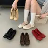 Zapatos planos de cuero rojo únicos para mujer, nuevo modelo de primavera 2026, zapatos de noche elegantes, mocasines cómodos de suela blanda para el día a día