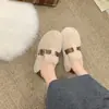Sapatos Mary Jane de pelúcia estilo francês 2026, sapatos peludos de sola macia para outono/inverno, novos sapatos slip-on femininos para uso externo