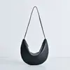 Bolsa Hobo Modelo Novo 2026 com Pele de Ovelha por Dentro e por Fora, Bolsa de Ombro Grande em Forma de Crescente para Mulheres, Couro Genuíno com Acabamento de Luxo, Bolsa de Axila de Nicho