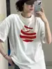 Camiseta de Manga Curta com Estampa de Maçã Niche de Verão para Mulheres 2025 Nova Moda Versátil Soltinha Camiseta Top