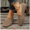 Zapatos Casuales para Mujer 2025 Source, Zapatos Deportivos, Zapatos de Mamá, Comercio Exterior Primavera Nuevos Tallas Grandes Estilo Europeo y Americano Fabricante