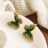 Clip para Oreja de Mariposa de Cristal Verde Dopamina Estilo Bosque Bobina de Mosquito Pendientes de Lujo Ligero Francés Pendientes de Nicho de Gama Alta