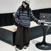 Conjunto Espesso Outono e Inverno para Meninas 2026 Novo Estiloso Moda Meninas Grandes Suéter Listrado Calça de Veludo Cotelê Infantil