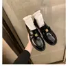 Zapatos de cuero pequeños de camelia de suela gruesa de piel de vaca suave para mujer, slip-on con hebilla dorada pequeña, zapatos individuales para persona perezosa para combinar con faldas, mocasines de cuero genuino