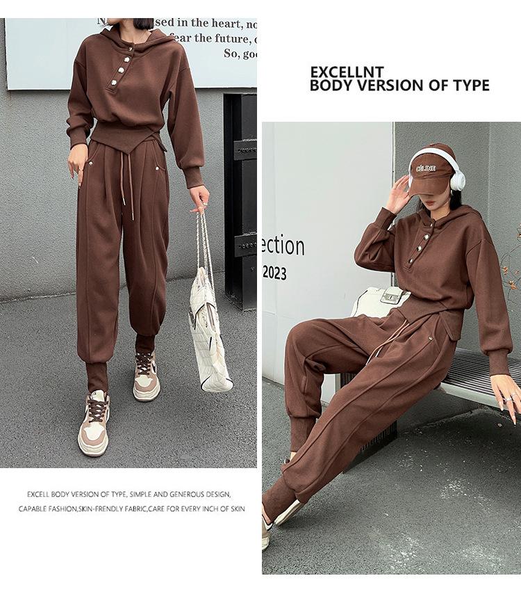 跨境淘货源分销2024秋冬季新款街头潮流减龄小个子爆款欧货网红款运动套装休闲运动气质休闲时尚流行新款秋装秋装女装时尚套装套装女装秋季套装女套装女女士运动服女装两件套套装卫衣套装休闲套装秋季套装女装时尚套装盐系休闲套装女装2024百搭设计感小众洋气欧货阿里国际站跨境采购Cross-border, shopping source, foreign trade, export, distribution 2024 fall, winter, new, street trend, explosive, European goods, network red, sportswear, leisure sports, temperament leisure, fashion popular, new autumn wear, autumn women's wear, fashion suit, women's wear, women's wear, women's wear, women's sportswear, women's two-piece, hoodie suit, casual suit, autumn suit, women's wear, Fashion suit salt department, casual suit women's dress, Ali International Station, cross-border procurement