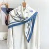 Lenço Quadrado de Seda Falsa com Estampa Floral Pequena JM Primavera/Outono para Mulheres Retro Francês Combinando com Camisa para o Trabalho Lenço de Seda Decorativo Versátil
