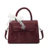 Bolsa de Moda Tendência para Mulheres Verão 2025 Novo Estilo Coreano Moda Retrô Bolsa de Ombro Nicho Simples Casual Bolsa Transversal