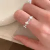 Elegante Anillo de Cuatro Hojas para Mujer, Sencillo y Fresco, Anillo Abierto Delicado con Diseño Único, Apilable, Anillo de Dedo Índice de Lujo Ligero