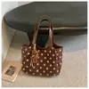 Bolso de mano de ante con lunares, estilo mujer, nueva colección otoño 2026, bolso tote retro para el día a día, bolso de hombro de gran capacidad