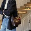 Bolso de Mano Estilo Coreano para Viajes Diarios para Mujer 2025 Nuevo Moda Otoño e Invierno Nicho Alta Gama Retro Bolso Cruzado Tipo Cubo