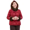 Ropa de alta calidad para madres Estilo chino Ropa de algodón Chaqueta de algodón holgada 2026 Nuevas llegadas de invierno Ropa para mujeres de mediana edad y mayores Ropa de algodón festiva roja