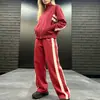Outono 2026 Moda Casual Esportiva Europeia e Americana Nova Feminina Conjunto de Moletom Listrado Solto e Calças de Cintura Alta