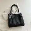 Bolso elegante de gran capacidad transfronterizo para mujeres jóvenes, bolso de mano y bolso de hombro de moda, bolsa de tote popular para ir al trabajo, modelo de otoño 2026