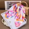 Pañuelo Imitación Seda Estilo Coreano, Pañuelo Cuadrado de 70 cm con Estampado Floral Verde, Tacto de Alta Gama, Versátil para Mujeres en Primavera y Verano, Elegante Pañuelo para el Cuello, Venta al por Mayor