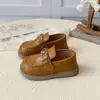 Zapatos de Cuero para Niños 2025 Otoño Nuevo Estilo Coreano Zapatos de Princesa con Velcro para Niñas Suela Suave para Niñas Zapatos Individuales de Moda