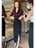 Traje de Moda Elegante de Gama Alta Camisa de Satén con Cuello en V Manga Larga para Mujer Falda Larga con Abertura de Cintura Alta Conjunto de Dos Piezas