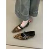 Primer Encuentro con los Zapatos de Tacón Oculto con Cadena Estilo Vintage Chanel, Nuevos Zapatos Slip-On Animal Print de Punta para Otoño/Invierno 2025
