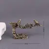 Ornamento de Mesa Pássaro Pegas de Latão Pousado em uma Ameixeira, Artesanato Cultural da Cidade Proibida