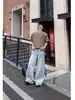 Nueva Camiseta de Manga Corta de Alta Gama para Hombre con Diseño Único de Tachuelas Metálicas, Estilo Coreano Resistente de Media Manga Moda Tendencia