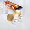 Pendientes de perlas redondas esmeriladas, joyería creativa de moda transfronteriza europea y americana.