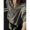 Camiseta Cinza Gola V com Listras em Contraste Manga Longa Masculina Outono Estilo Preguiçoso Emagrecedor Top Base Camisa de Segunda Pele