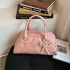 Bolsa de Axila Estilo Motociclista Design de Nicho 2026 Novo Modelo Bolsa Feminina Moda Transfronteiriça Versátil Bolsa de Ombro de Mão para Mulheres