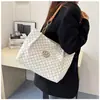Bolsa de Ombro Grande e Estilosa para o Dia a Dia 2025 Nova Tendência Feminina Simples Bolsa de Mão Tote