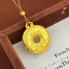 Colar com Pingente de Flor de Peônia Banhado a Ouro Estilo Igual da Loja de Ouro Puzuo com Pingente de Cem Bênçãos e Paz, Nova Corrente de Suéter Estilo Chinês