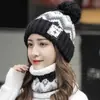 Chapéu Feminino Outono e Inverno Estilo Coreano Casual Proteção de Orelha Chapéu de Lã Acolchoado com Forro de Fleece Quente Pom Pom de Lã Chapéu de Tricô para Estudante Equitação