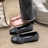 Outros Sapato Feminino para Noite 2023 Slip-On Laço Nova Boca Rasa Sapato Vento da Noite Suave Preguiçoso Color-Blocking Tendência Bico Quadrado