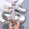 Novos Sapatos de Couro com Renda para Crianças na Primavera de 2026 para Meninas, Mocassins Doces para Crianças Pequenas, Sapatos de Solado Macio
