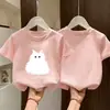 Camiseta de manga corta para niña 2026 nuevo estilo ropa de verano para niños top de dibujos animados elegante para niños mayores y pequeños camiseta base de algodón puro