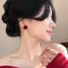 Aretes de terciopelo burdeos con aguja de plata para mujer, estilo vintage de Hong Kong, aretes elegantes y de alta gama, accesorios de nicho de lujo ligero para otoño e invierno