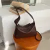 Bolso bandolera de estilo punk con tachuelas para mujer, de nicho transfronterizo europeo y americano, dulce y fresco para otoño, versátil