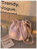 Bolsa de cordão de alta qualidade bolsa feminina moderna estilosa bolsa de ombro único transversal bolsa de balde casual versátil da moda