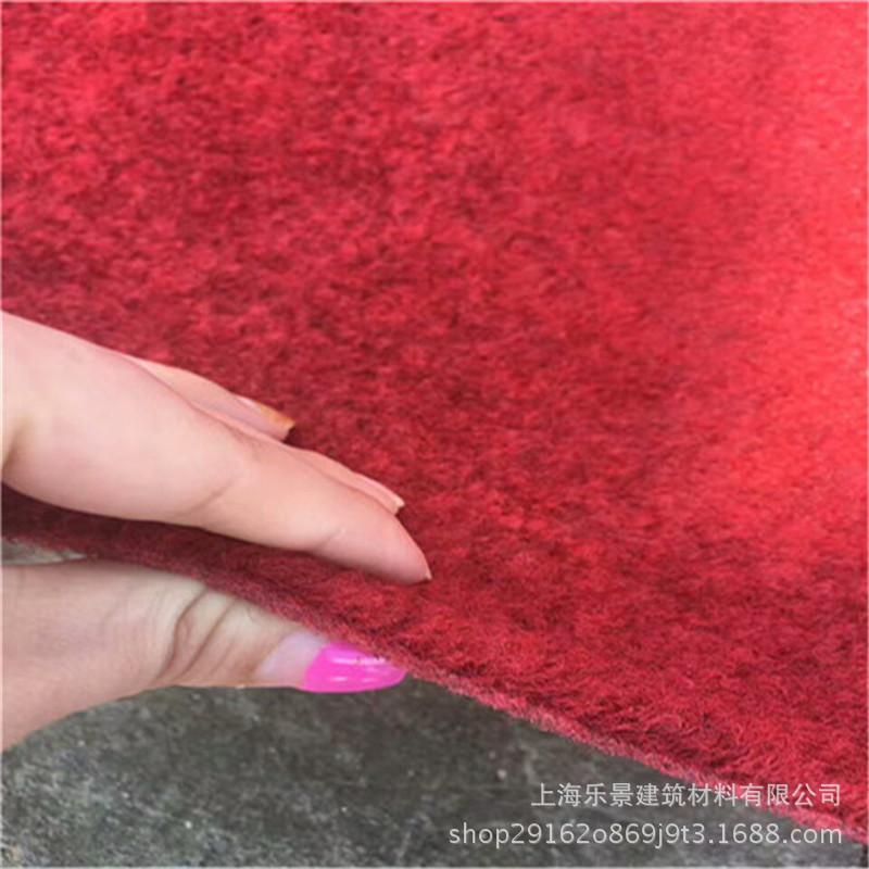 黑红色