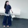 Conjunto Fashion Saia Meninas 2026 Outono Novo Estiloso Redutor de Idade com Acabamento em Renda Blusa de Moletom Casual Conjunto de Calças de Pernas Largas