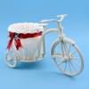 Fabricante Original Venta al por Mayor Triciclo Cesta de Flores Muñeco Confundido Accesorios Decorativos Bicicleta con Lazo Cesta de Flores