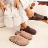 Nuevo modelo de comercio exterior: Zuecos de mujer de pelo rizado de imitación de cordero, pantuflas de algodón cálidas y gruesas estilo Birkenstock de felpa para cruzar la frontera, estilo perezoso