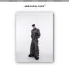 Pantalones vaqueros con letras personalizadas de estilo Hong Kong para hombre, de verano 2025, estilo hip hop, modernos y de calle.