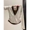 2026 Novo Design de Moda Senso Falso Duas Peças Camiseta de Manga Longa Feminina Bloco de Cores Gola Halter Nicho Francês Camada de Base Top