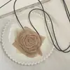 Collar de rosa dulce, collar de malla, nicho suave, personalidad, estilo festivo, moda de verano, nuevo temperamento simple